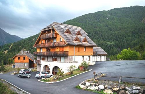 Pra Loup Appartement | Studio cabine 6 personnes avec balcon, parking et casier à ski - FR-1-504-124