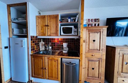 Les Saisies Appartement | Studio cabine cosy aux Saisies, sud, 4 pers, skis aux pieds, proche ESF, tout équipé - FR-1-293-169