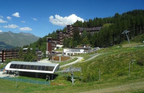 Arc-1600 Appartement | Studio cabine 5 personnes à Arc 1600, ski aux pieds, proche commerces, wifi gratuit - FR-1-411-361