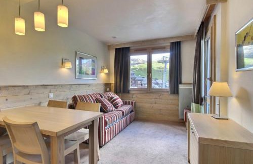 Belle Plagne Appartement | Studio-cabine pour 4 avec balcon, proche pistes et commerces - FR-1-455-198