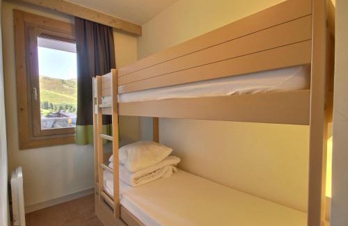 Belle Plagne Appartement | Studio-cabine pour 4 avec balcon, proche pistes et commerces - FR-1-455-198
