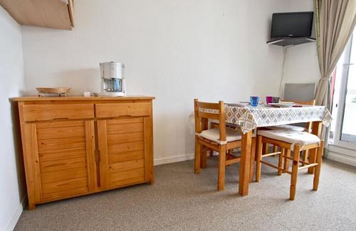 Chamrousse Appartement | Studio cabine pour 6, bien équipé, proche des pistes et commerces à Chamrousse - FR-1-340-208