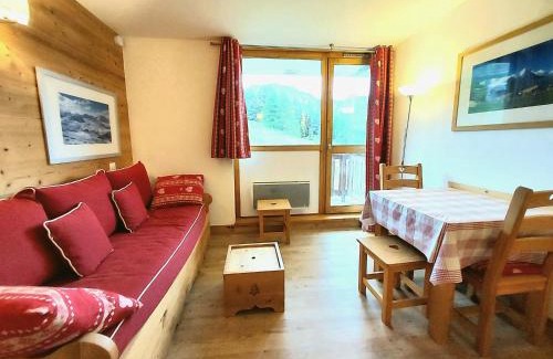 Plagne Villages Appartement | Studio-cabine rénové, ski-aux-pieds, balcon sud, 4 pers, Plagne Villages, centre station - FR-1-351-29