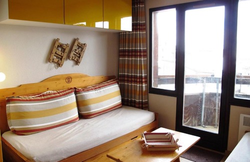Avoriaz Appartement | Studio Cabine Rénové, Sud avec Balcon, Proche Commerces et Remontées Mécaniques à Morzine - FR-1-634-30