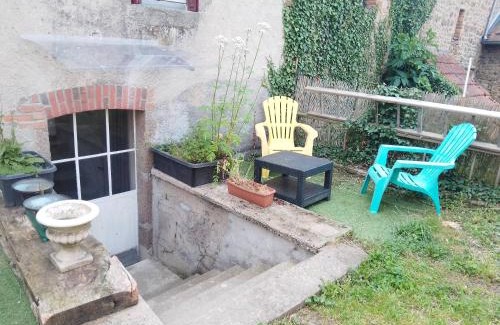 Saint-Priest Appartement | Studio calme avec billard