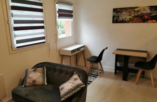 Saint-Pierre-du-Mont Appartement | Studio calme avec parking