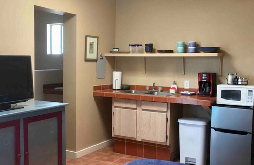 Las Cruces Maison | Studio Casita 5 mins to Farmer's mkt/dogs welcome!
