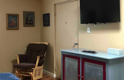Las Cruces Maison | Studio Casita 5 mins to Farmer's mkt/dogs welcome!