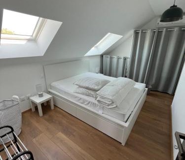 Boue Appartement | Studio Centre Bourg Arrivée et Départ Autonome