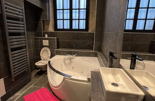 Rouen City Centre Appartement | Studio centre ville tout confort avec SDB équipée d’une baignoire jacuzzi