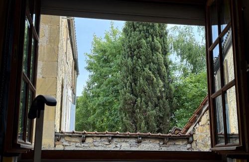 Excideuil Appartement | Studio chaleureux au cœur d'Excideuil avec wifi et animaux admis - FR-1-839-7