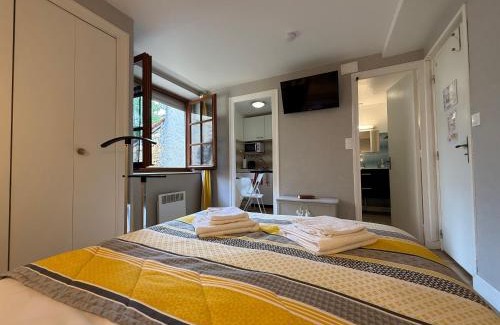 Excideuil Appartement | Studio chaleureux au cœur d'Excideuil avec wifi et animaux admis - FR-1-839-7
