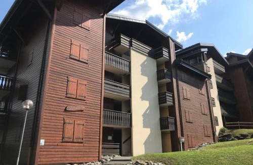 Morillon Appartement | Studio charmant au coeur de Morillon, à 850m des télécabines, balcon, équipements complets, parking inclus - FR-1-624-60