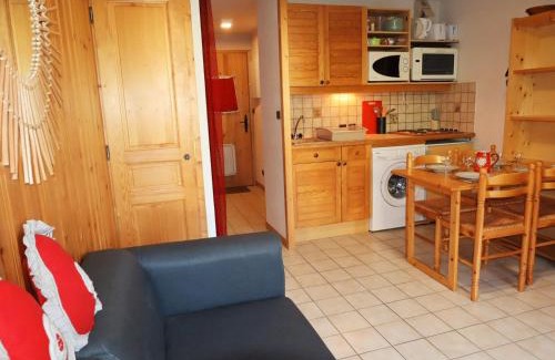 Morillon Appartement | Studio charmant au coeur de Morillon, à 850m des télécabines, balcon, équipements complets, parking inclus - FR-1-624-60