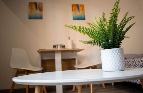 Louviers Appartement | Studio Charmant Confortable TV Centre Ville Louviers