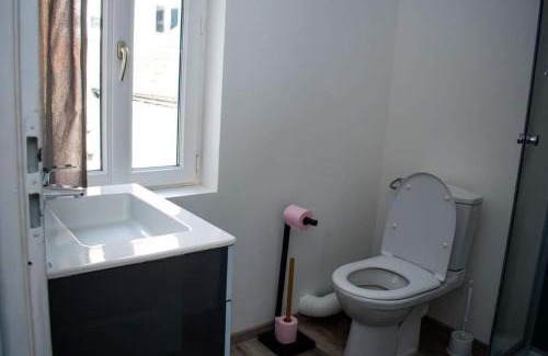 Louviers Appartement | Studio Charmant Confortable TV Centre Ville Louviers