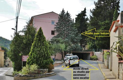 Amelie-les-Bains-Palalda Appartement | Studio classé 2 étoiles à 5 minutes du centre ville et 10 des Thermes