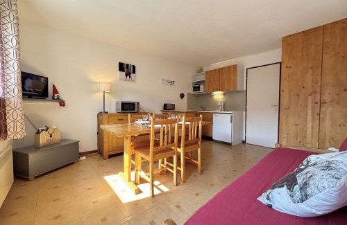 Notre-Dame-de-Bellecombe Appartement | Studio cosy à Notre-Dame-de-Bellecombe, proche des pistes et commerces - 4 pers, balcon, parking - FR-1-595-25