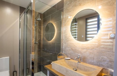 Coly Appartement | Studio Coly-Saint-Amand, studio flat, 2 persons