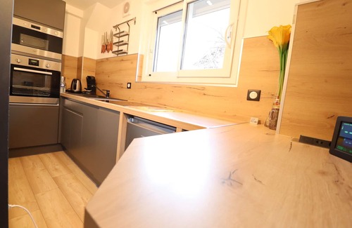 Albertville Appartement | Studio confort familial 4 pers. Douche italienne