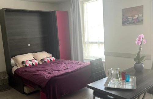 La Ferriere-aux-Etangs Appartement | Studio confortable à La Ferrière-aux-Étangs - 25 m² avec sauna