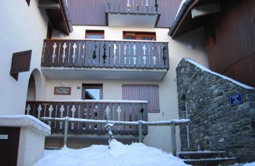 Montchavin Appartement | Studio confortable au cœur de Montchavin avec casier à skis et accès télécabine - FR-1-181-2551
