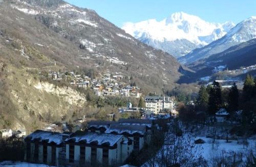 Brides-les-Bains Appartement | Studio Confort 4 Pers. avec Balcon, Parking et Wi-Fi - Brides-les-Bains - FR-1-512-89