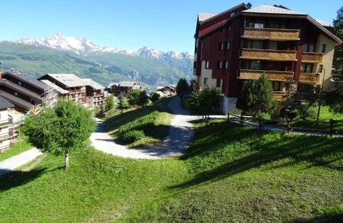 Vallandry Appartement | Studio confortable proche des pistes, balcon, TV et casier à skis - FR-1-411-115