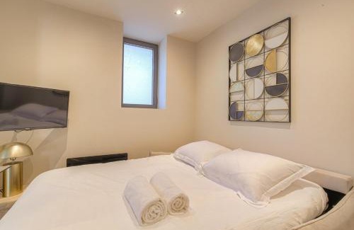 Ecully Appartement | Studio contemporain avec terrasse ensoleillée