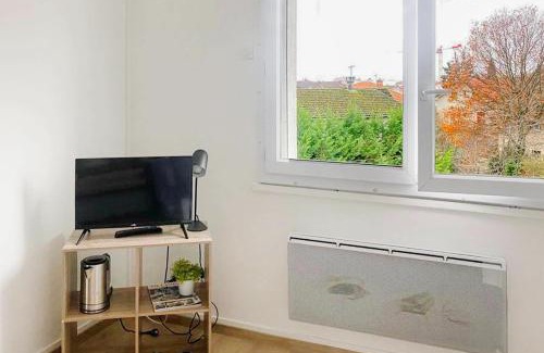 Peloux-Mail Appartement | Studio cosy bressan