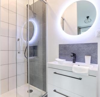 Sucy-en-Brie Appartement | Studio Cosy face gare RER A