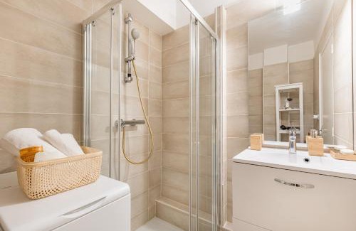 Cret de Roc Appartement | Studio cosy hyper-centre tout équipé, accès Wifi et Netflix