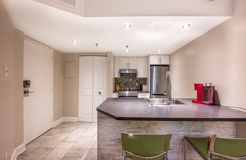 Saint-Sauveur Hôtel | Studio Cuisine complète & Très Grand Lit