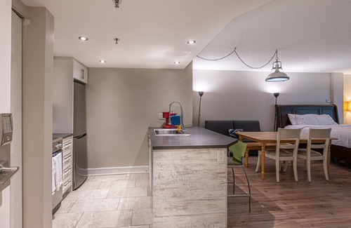 Saint-Sauveur Hôtel | Studio Cuisine complète & Très Grand Lit