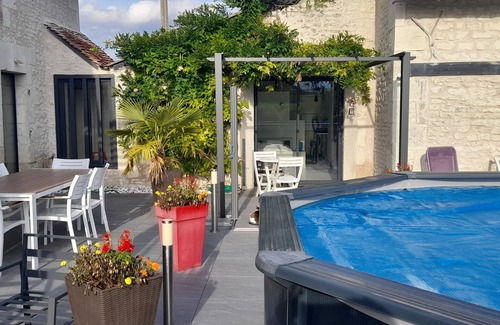 Rilly-sur-Vienne Appartement | Studio dans ancienne ferme au calme au milieu des champs et forêts