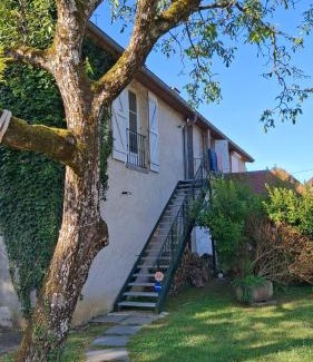 L'Etoile Appartement | Studio dans belle maison ancienne et jardin fermé