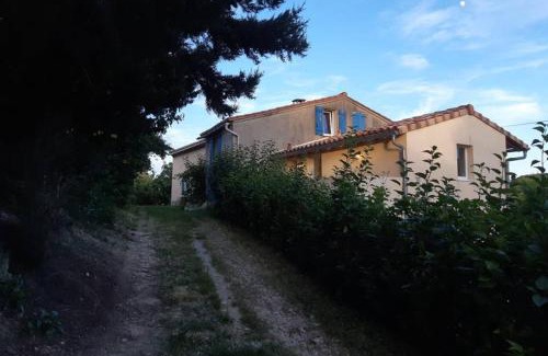 Mas-Saintes-Puelles Appartement | Studio dans un cadre champêtre