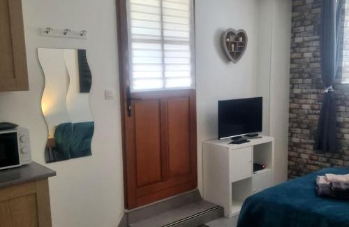 Montfort-l'Amaury Appartement | Studio de 23 m² au centre de Montfort L'amaury