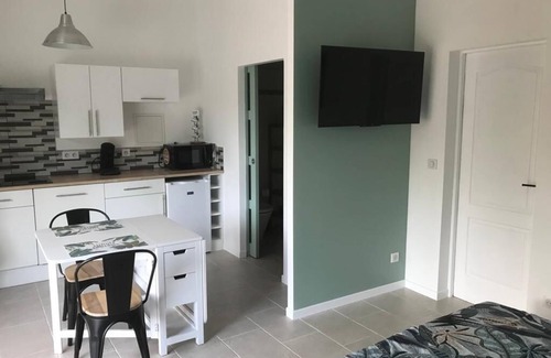 Saussines Appartement | Studio de 28m2 climatisé à 30 minutes des plages