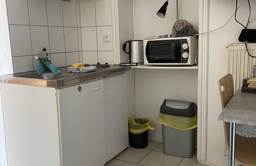 Fuldabruck Appartement | Studio-Budget-Salle de bain privée séparée-Vue sur Rue-Studio 1 Bett EG