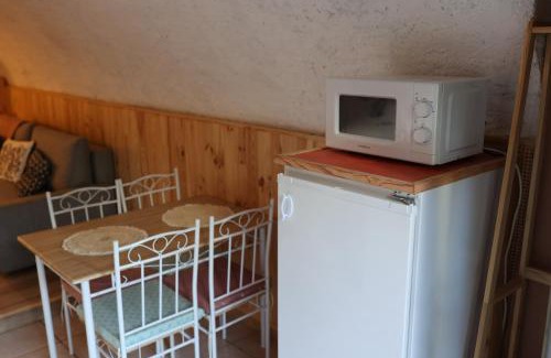 Saint-Laurent-la-Roche Appartement | Studio des mésanges