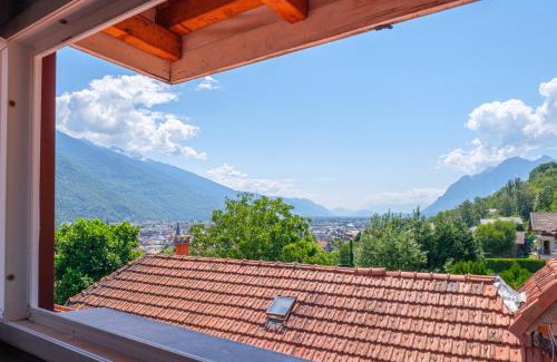 Pallud Appartement | Studio duplex atypique, classé Gîte de France, CLIMATISATION, parking, lit double, calme et cosy, Netflix, wifi, 400m centre, boîte à clés, Gîtes La Tarine