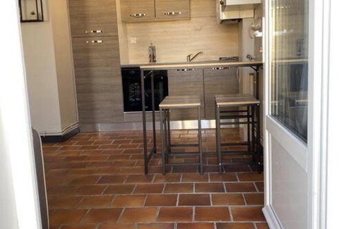 Surgeres Appartement | Studio duplex meublé avec place de parking
