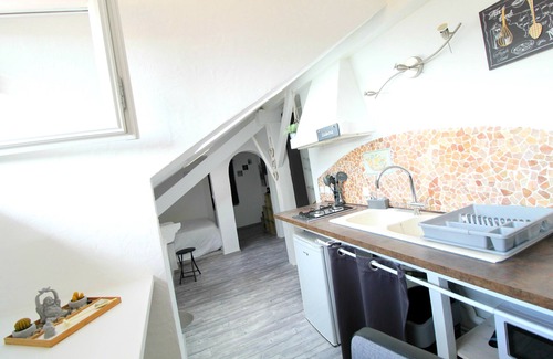 Pallud Appartement | Studio DUPLEX, Vue sur vallée, Calme, WIFI gratuit, Parking, Hypercentre à 400 m