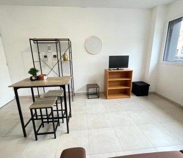Centre ville - Urbanistes Appartement | Studio en plein cœur de Fougères avec parking privée