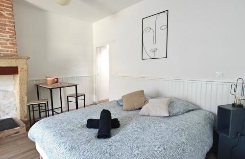 Langon Appartement | Studio entier proche des commerces - 1 à 2 pers -
