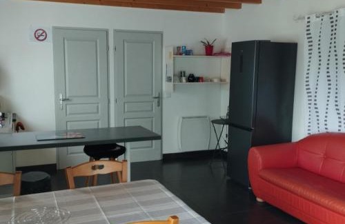 Saint-Romain-de-Benet Appartement | Studio entre terre et mer
