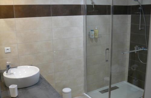 Les Sagnieres Appartement | STUDIO ENTRE SAVINES ET EMBRUN PRES DU LAC DE SERREPONçON