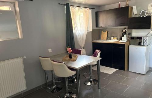 Erny-Saint-Julien Appartement | Studio erny