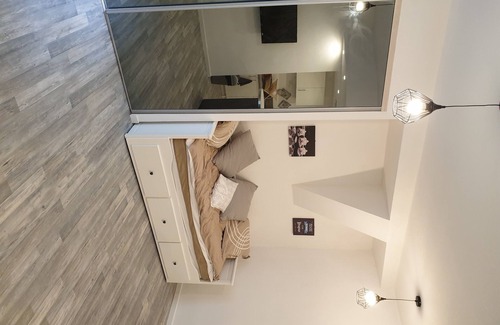 Aiguihe Appartement | Studio F1 de 25m2 en plein centre ville du Puy en Velay